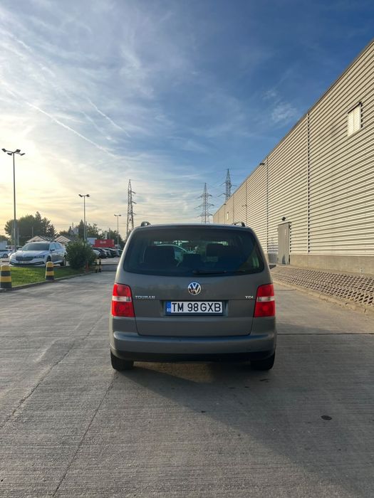 VOLKSWAGEN Touran 0 — imagine 4