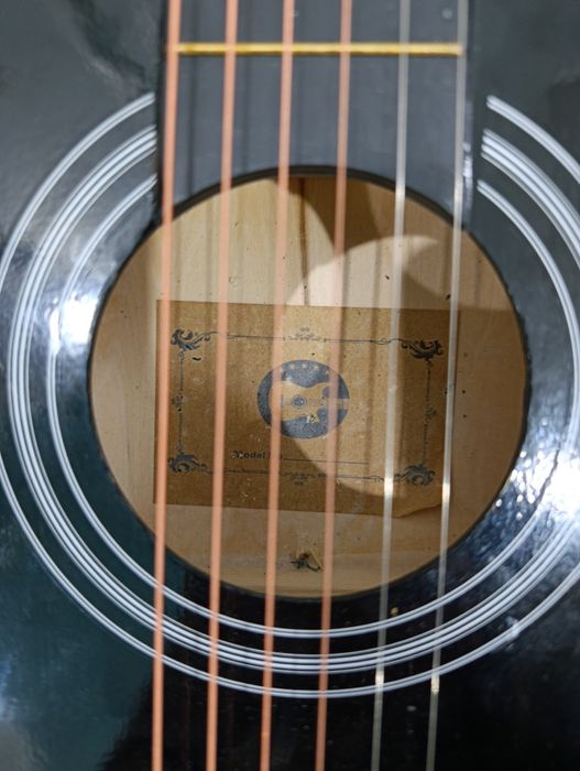 Гитара  новый. Цена 25,000 тг