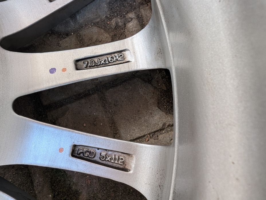 Алумиеви джанти 16" + летни гуми и вентили със сензори за налягане