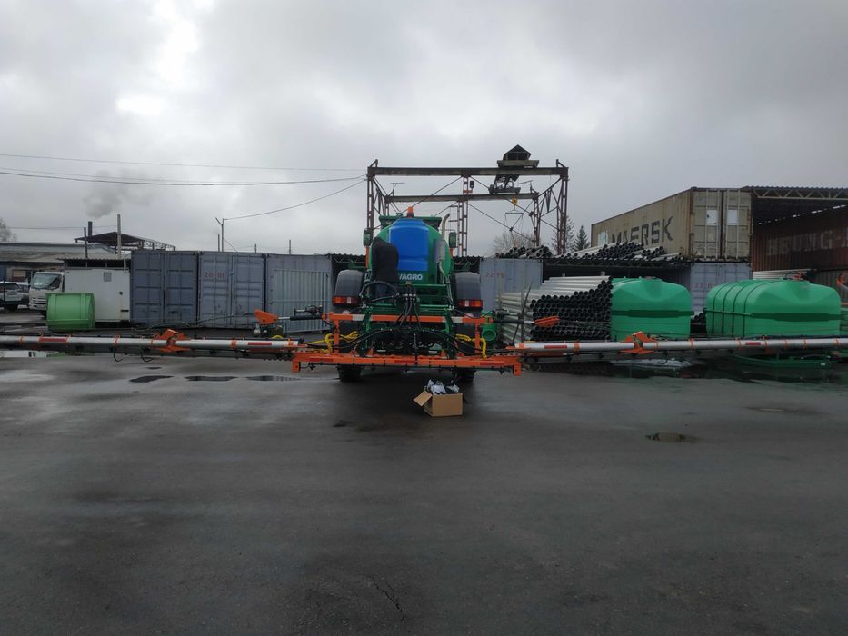 Самоходный опрыскиватель AVAGRO-HM40