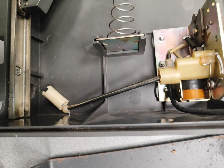 чекмедже за пари