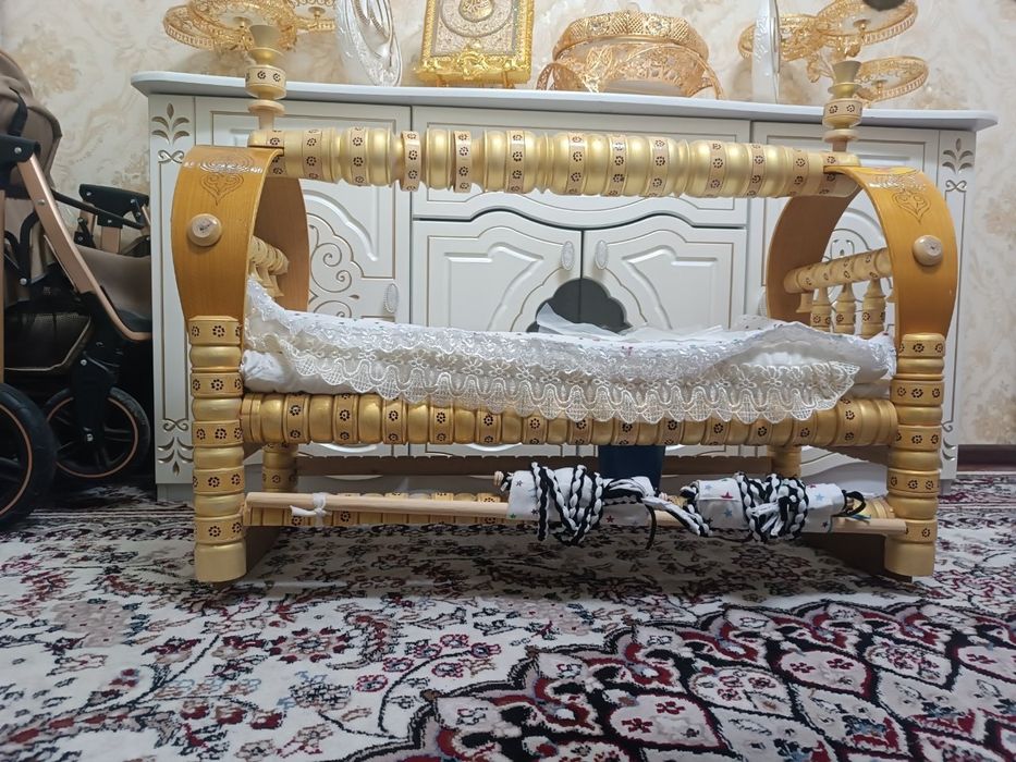 продается бешик бешик сотидади