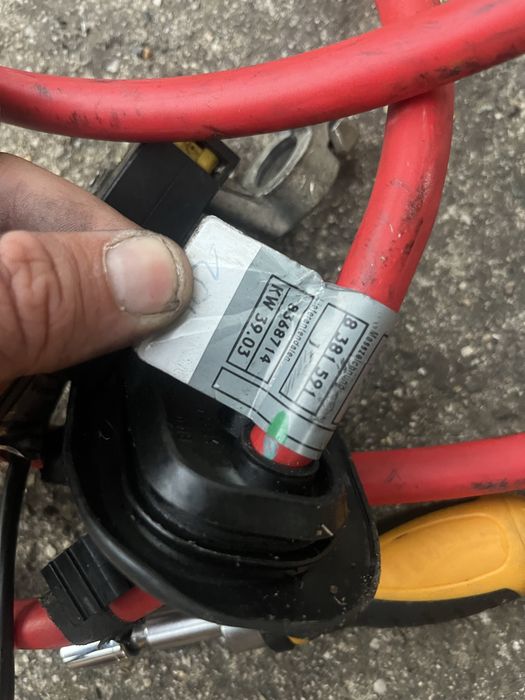 Плюсов кабел за БМВ