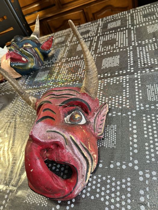 Vand masca de colectie