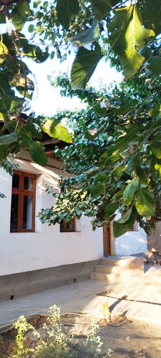 Уй сотилади 2.3 сот 2 хона