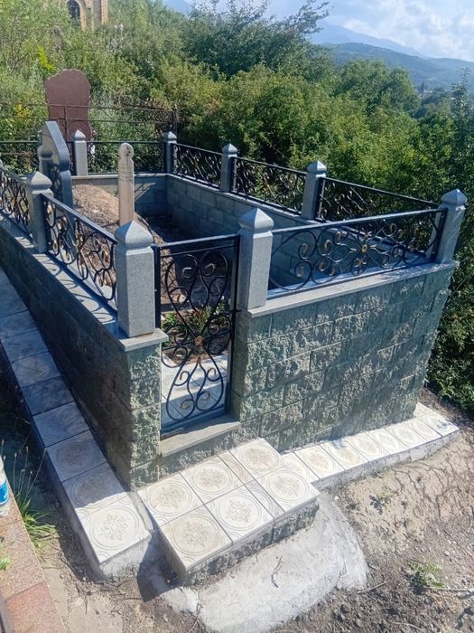 Памятники Ескерткіштер
