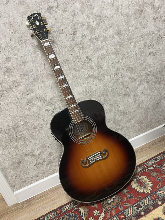 Gibson акустическая гитара