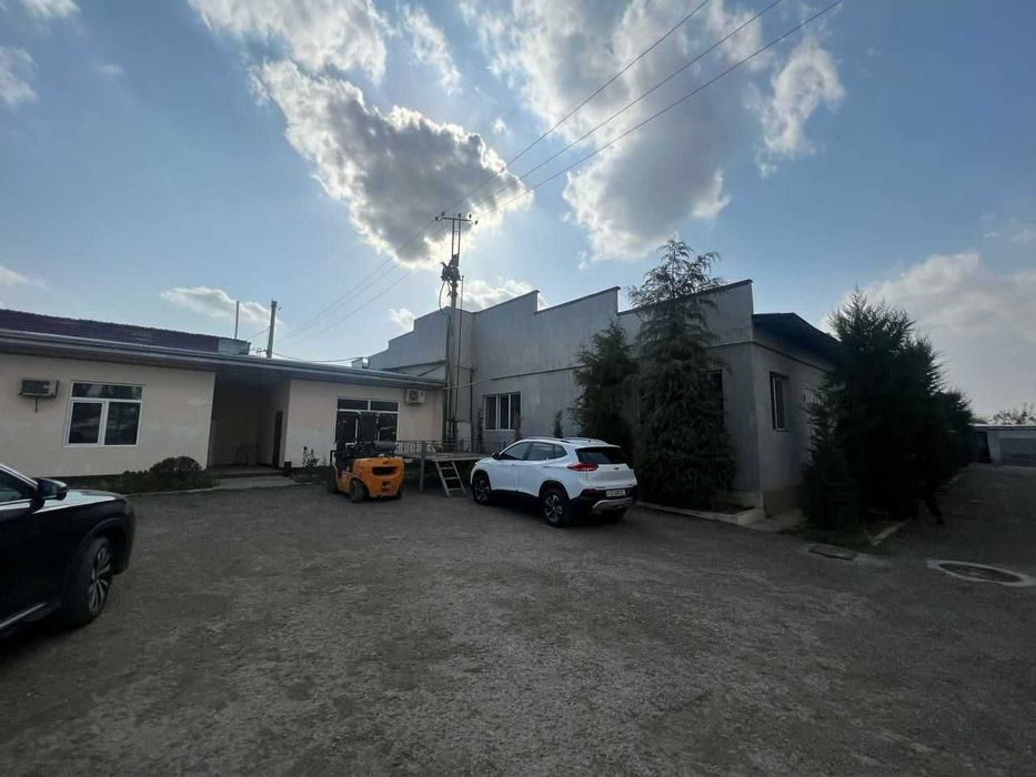 Продаётся 6 800 м² производственный цех.