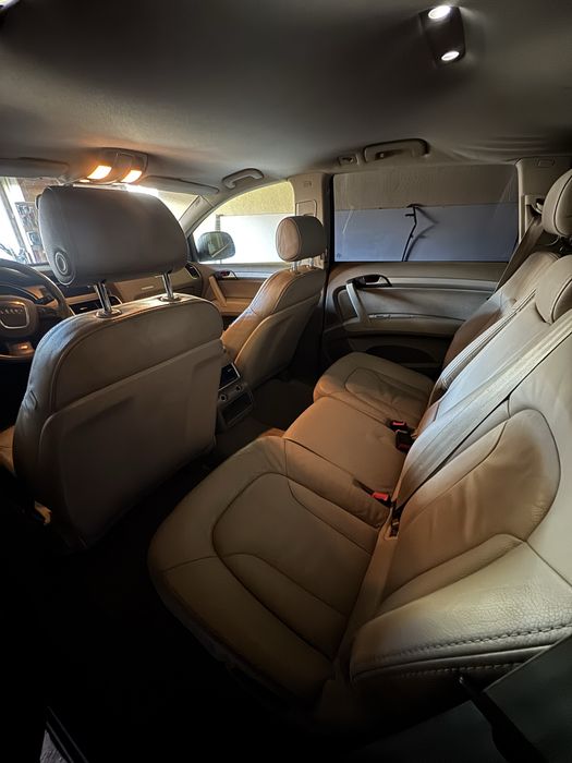 Продавам Джип Ауди Q7