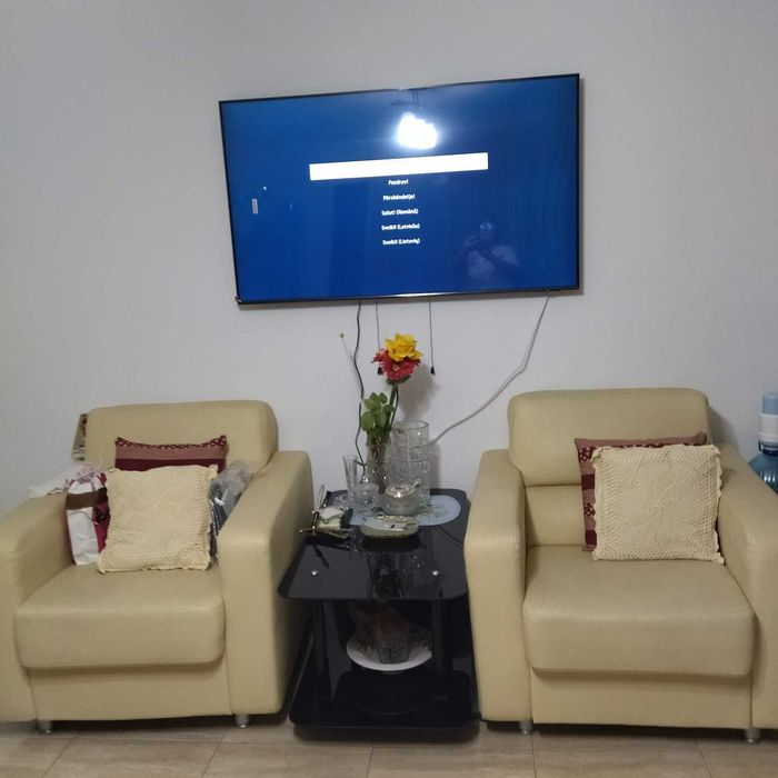 Vand set fotolii + canapea culoare crem,aspect impecabil