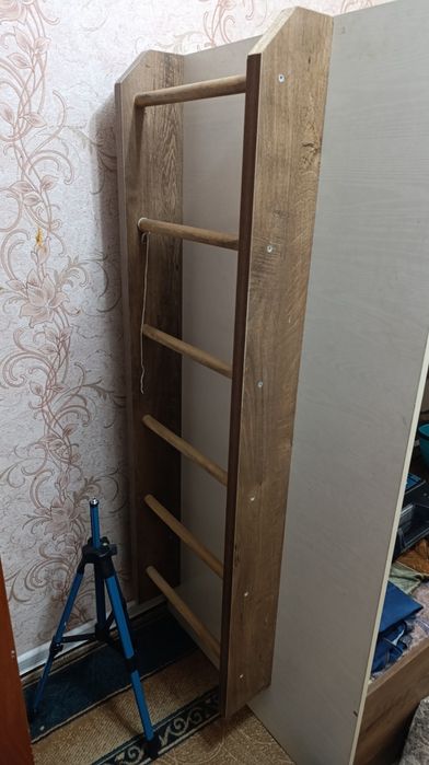 Двухэтажная кровать
