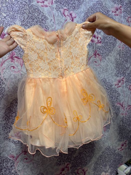 Продам детскую платье