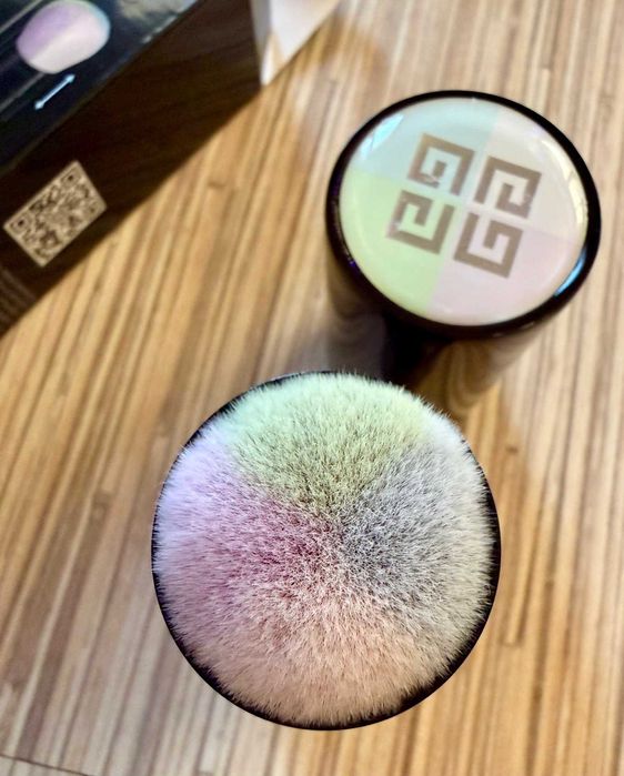 Четка за грим Givenchy Prisme Libre