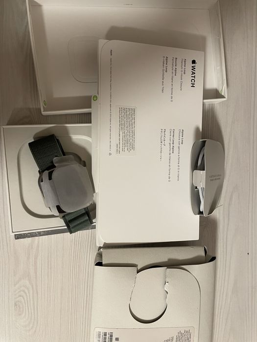 Apple Watch Ultra 49mm Titanium Green Alpine Loop L