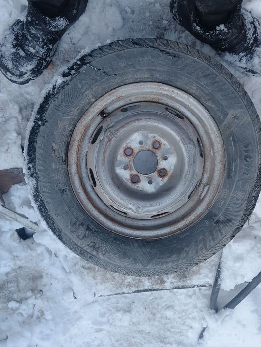 Зимние шины колеса в сборе