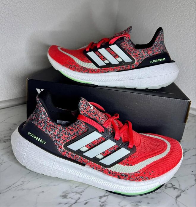 ADIDAS ULTRABOOST Light - 41.1/3 номер