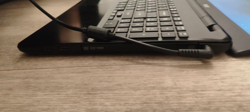 Продам ноутбук acer срочно