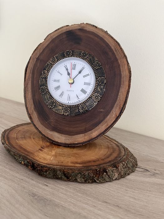 Стенен часовник.