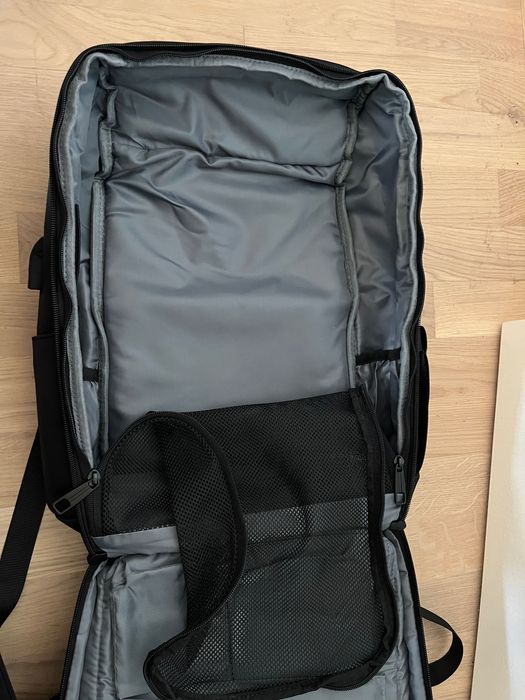 Нова раница за лаптоп, водоустоучива