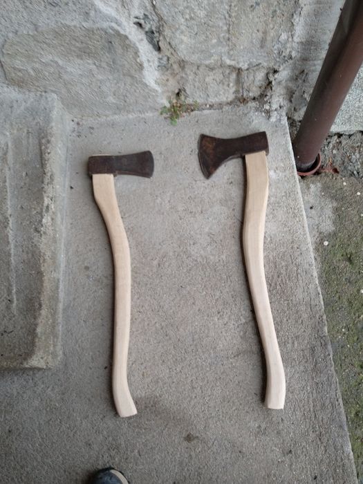 Продавам две големи Френски антикварни брадви 19-ти век Продавам