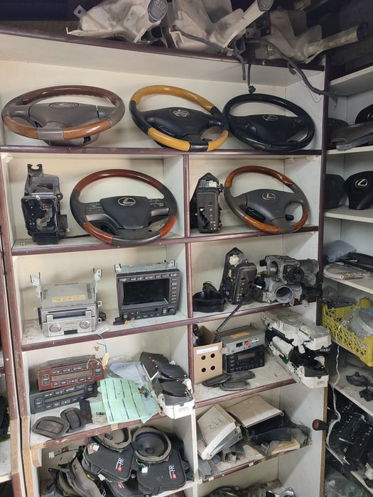 Lexus 160 GS 300  руль дерево фары фонари радиатор климат монитор блок