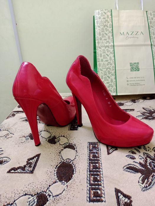 4 вида Женская обувь.