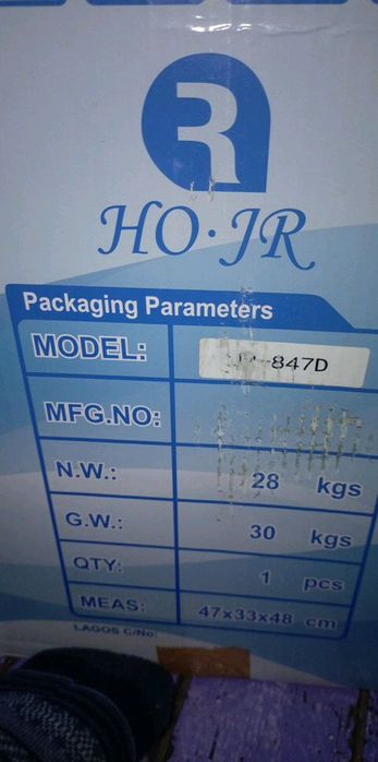 Продаю  Швейная машинка