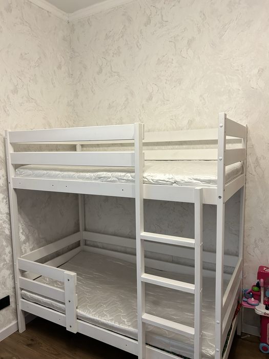 Двухъярусная кровать