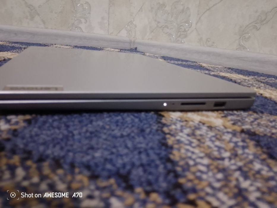 Lenovo IdeaPad1i