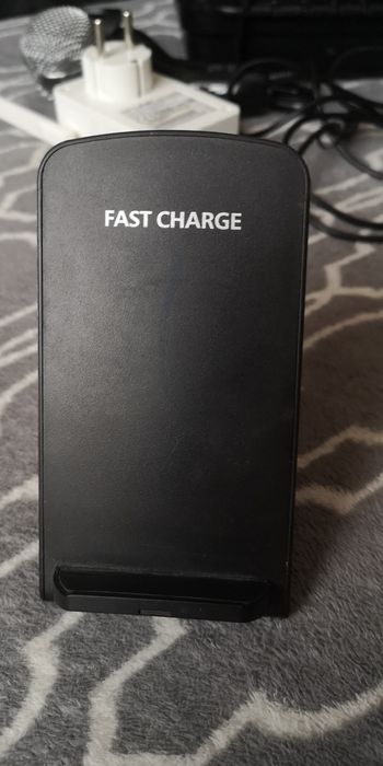 Încărcător wireless universal