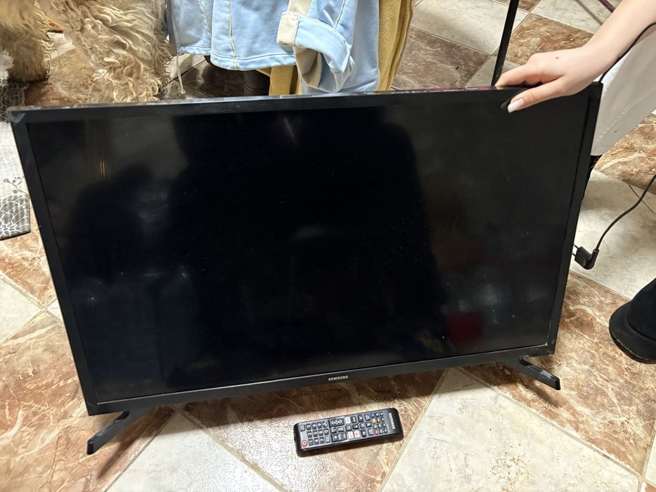 Televizor Samsung diagonala 85 cm model UE32T5372CD full HD smart TV