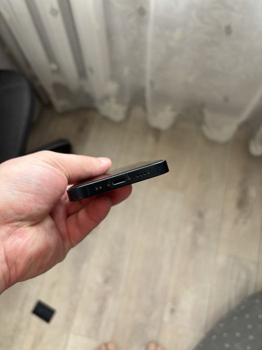 Продам iphone 13mini