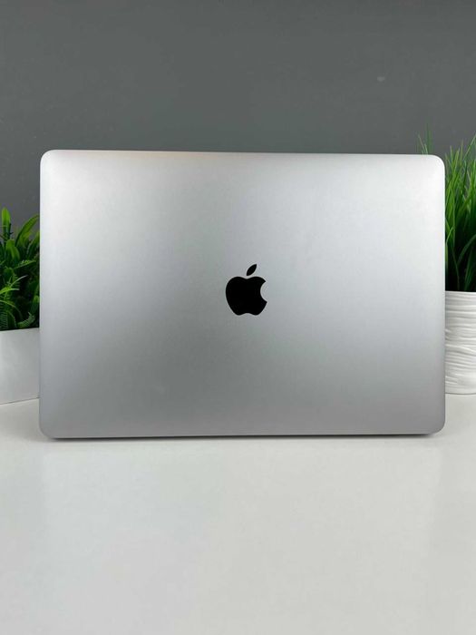 MacBook Pro 2019, 12731а0208