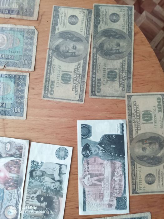 Продават се всички банкноти и часовник