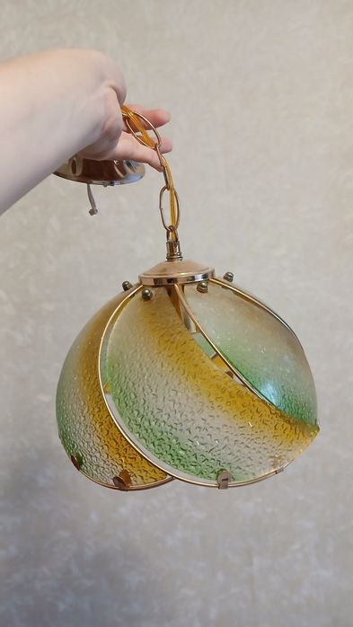 Продам люстры в отличном состоянии