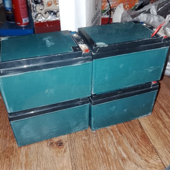 Продам 4акумлятора