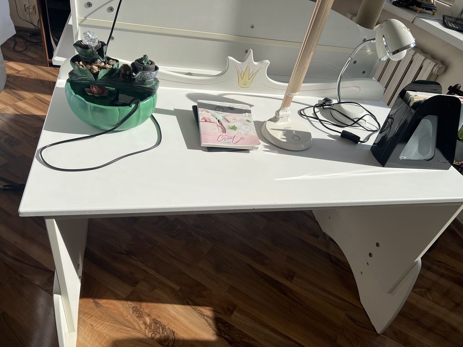 продам стол детский