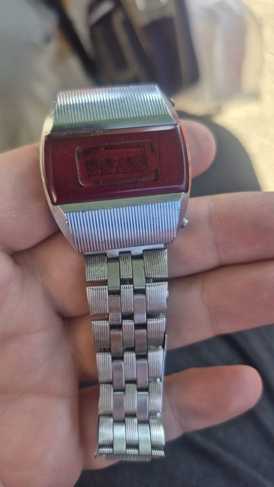 Продам часы Электроника -1 рабочие.