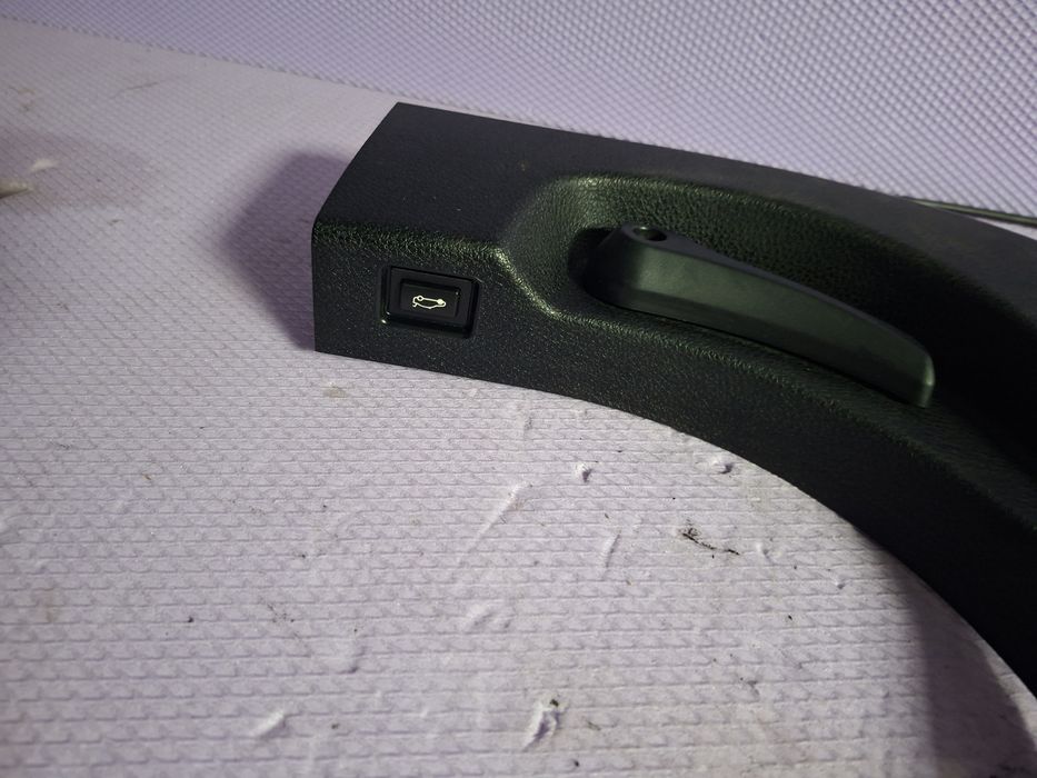Mâner deschidere capota cu stâlp fir și buton Europa Original BMW F10 F11 Cod 9114002 Cod 9162735