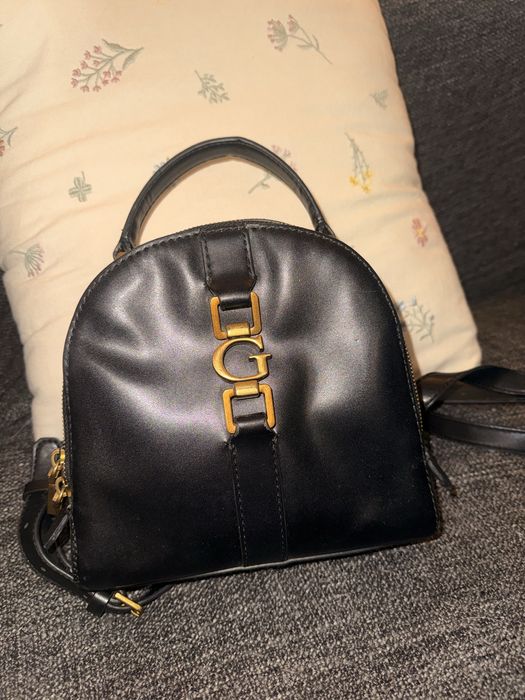 Малка раница Briana от Guess