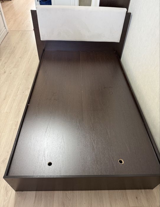 Продам кровать + матрас +покрывало