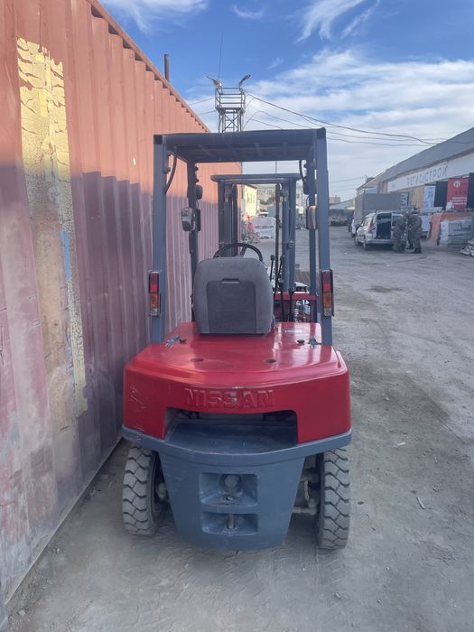 Вилочный погрузчик