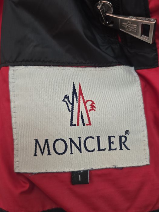 Елек Moncler S размер
