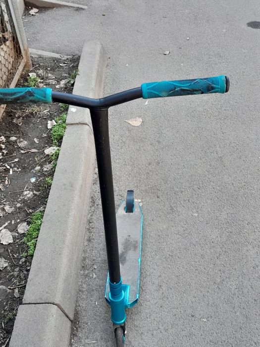 Продам самокат хороший