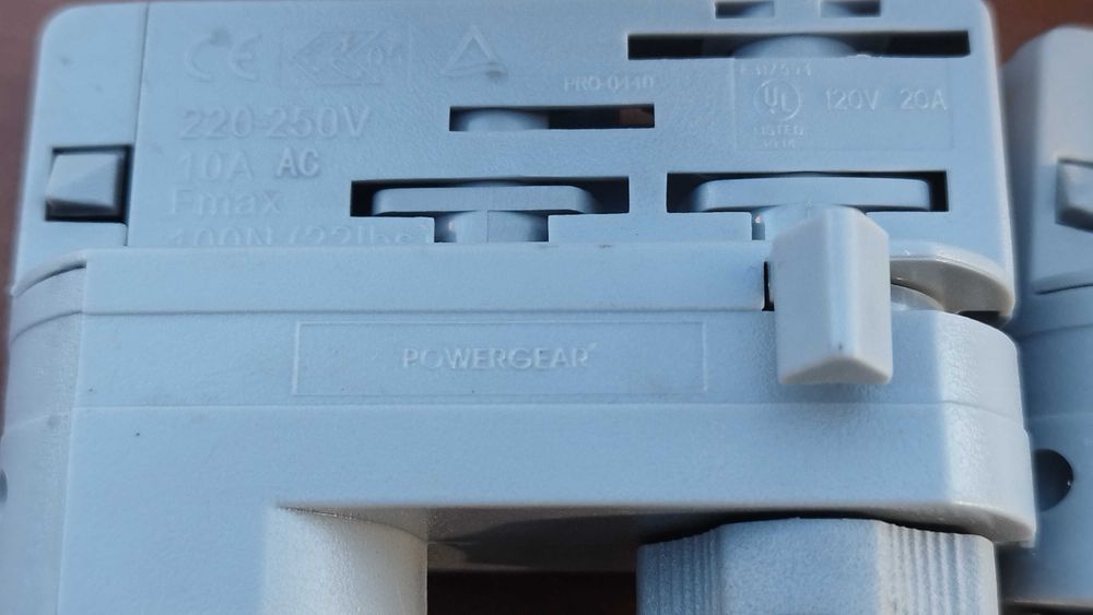 Спот за релсова система 8бр x GU10/50W/230V луни за таван - лампи