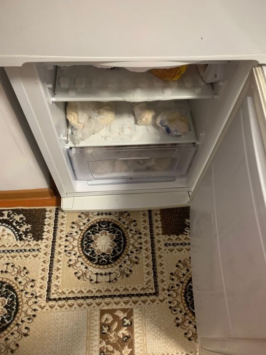 Холодильник indesit