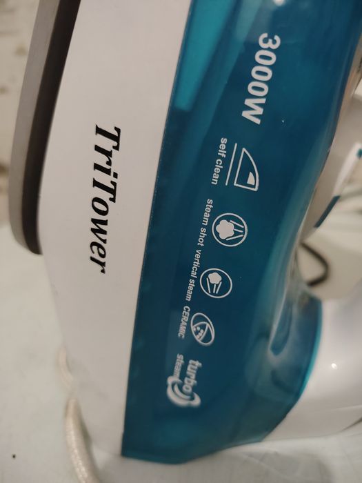 Утюг паровой TriTower