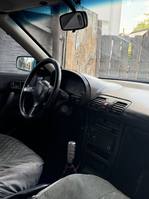 Мазда 323 Mazda 322