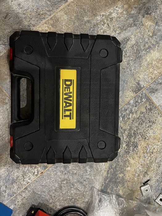 шуруповерт  Dewalt