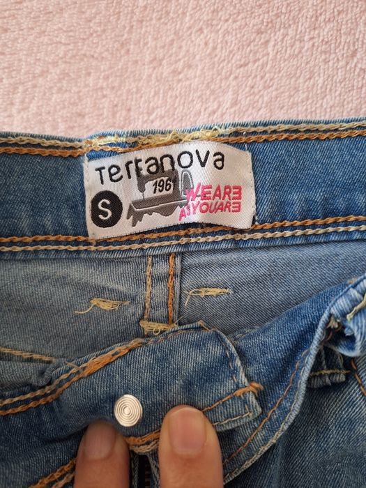 Къси дънкови панталони , къса дънкова пола,топ без ръкави